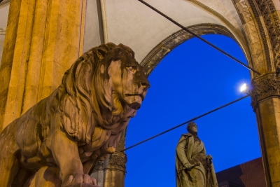 Löwe und Mensch, Odeonsplatz, München