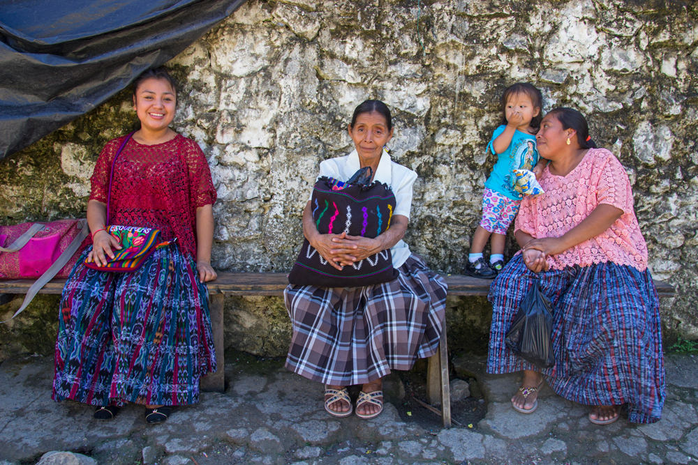 Frauen, Lanquín, Guatemala